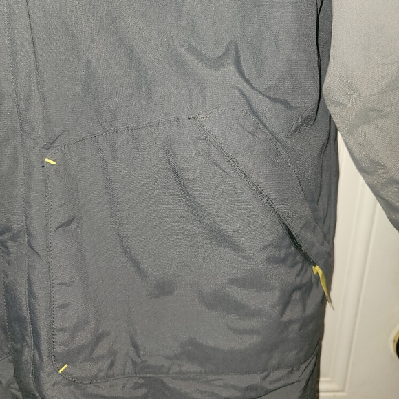 Youth LG Gander Mountain 3 -1 ski jkt hood missing - Picture 3 of 14